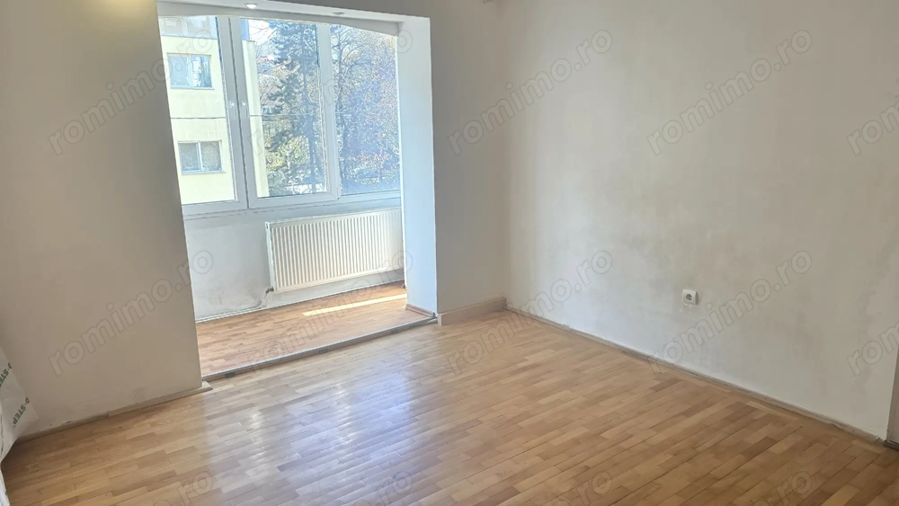 Vand apartament de 3 camere in Deva, Imp.Traian, etaj 2, bloc de 4 etaje de caramida izolat exterior