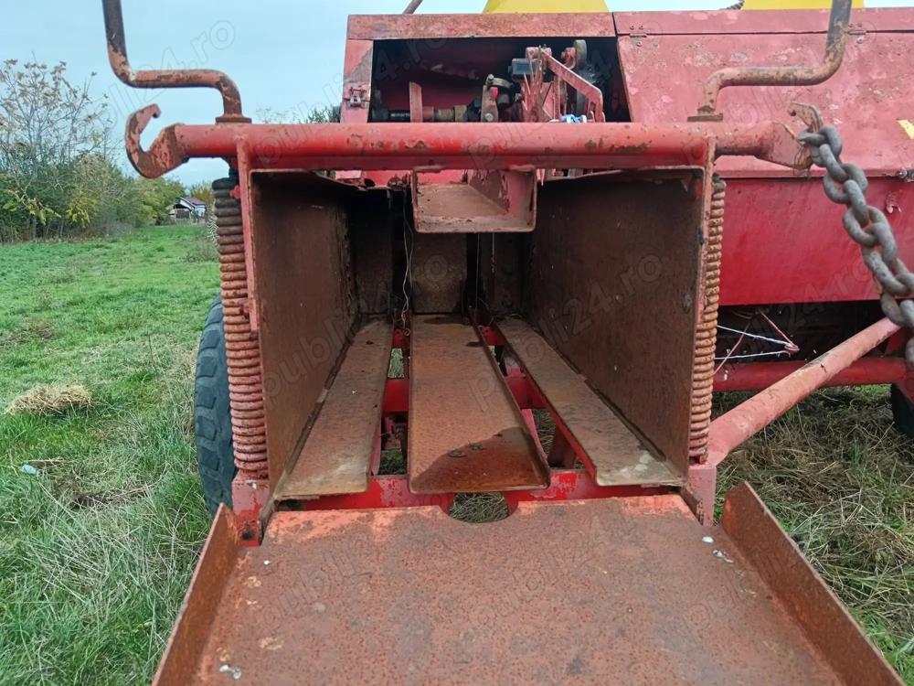 Vând presă de balotat 