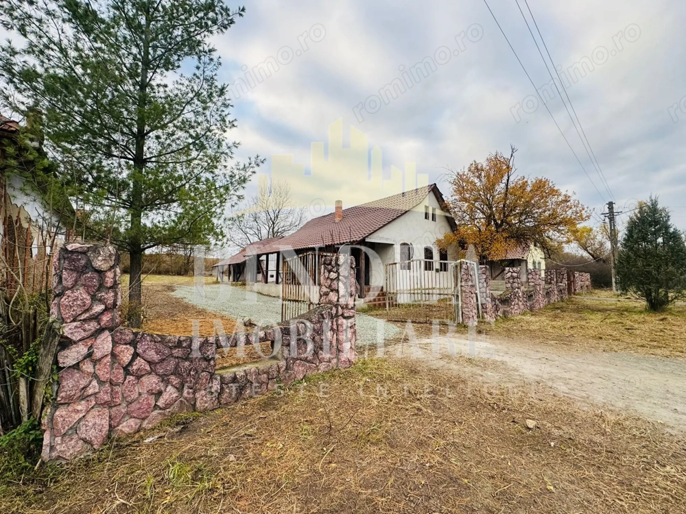 Oportunitate investitie: două reședințe de vacanță/ cabane 3940mp teren