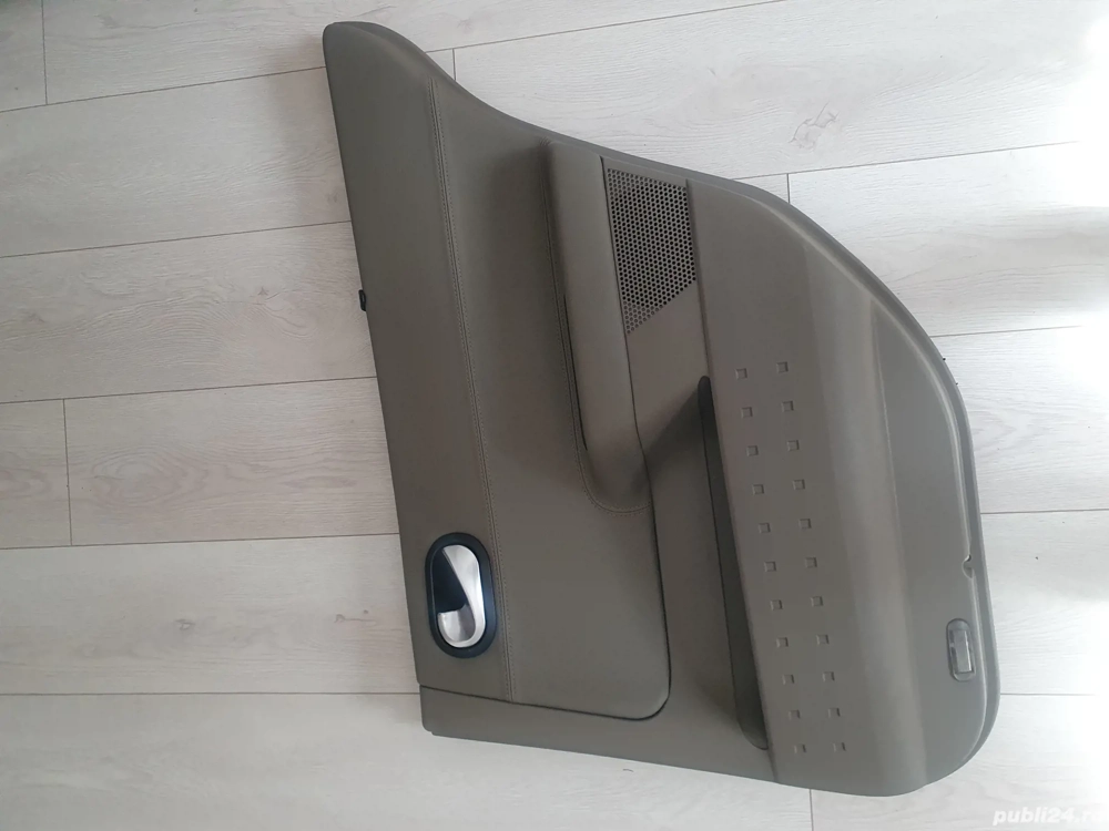 tapiterie portiera spate megane 2 , stanga sau dreapta . pretul este pe bucata .