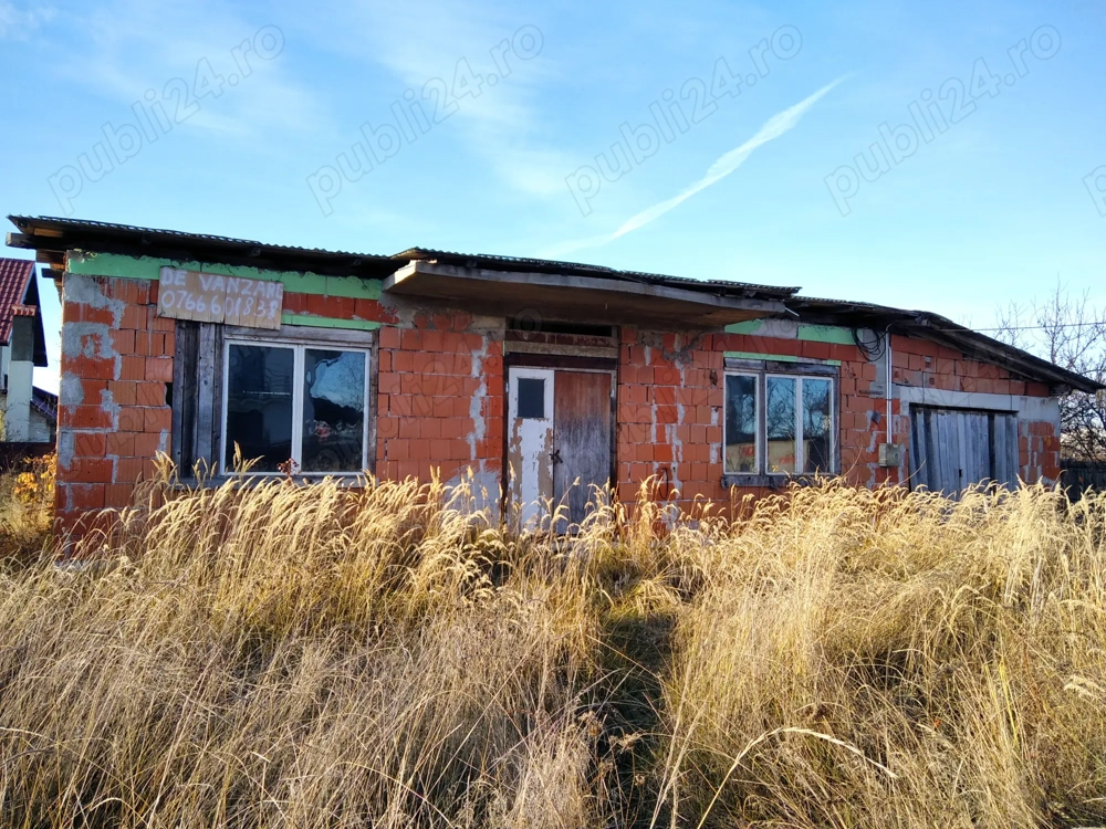 Vand vila in constructie si teren intravilan 1200 mp in Pitesti