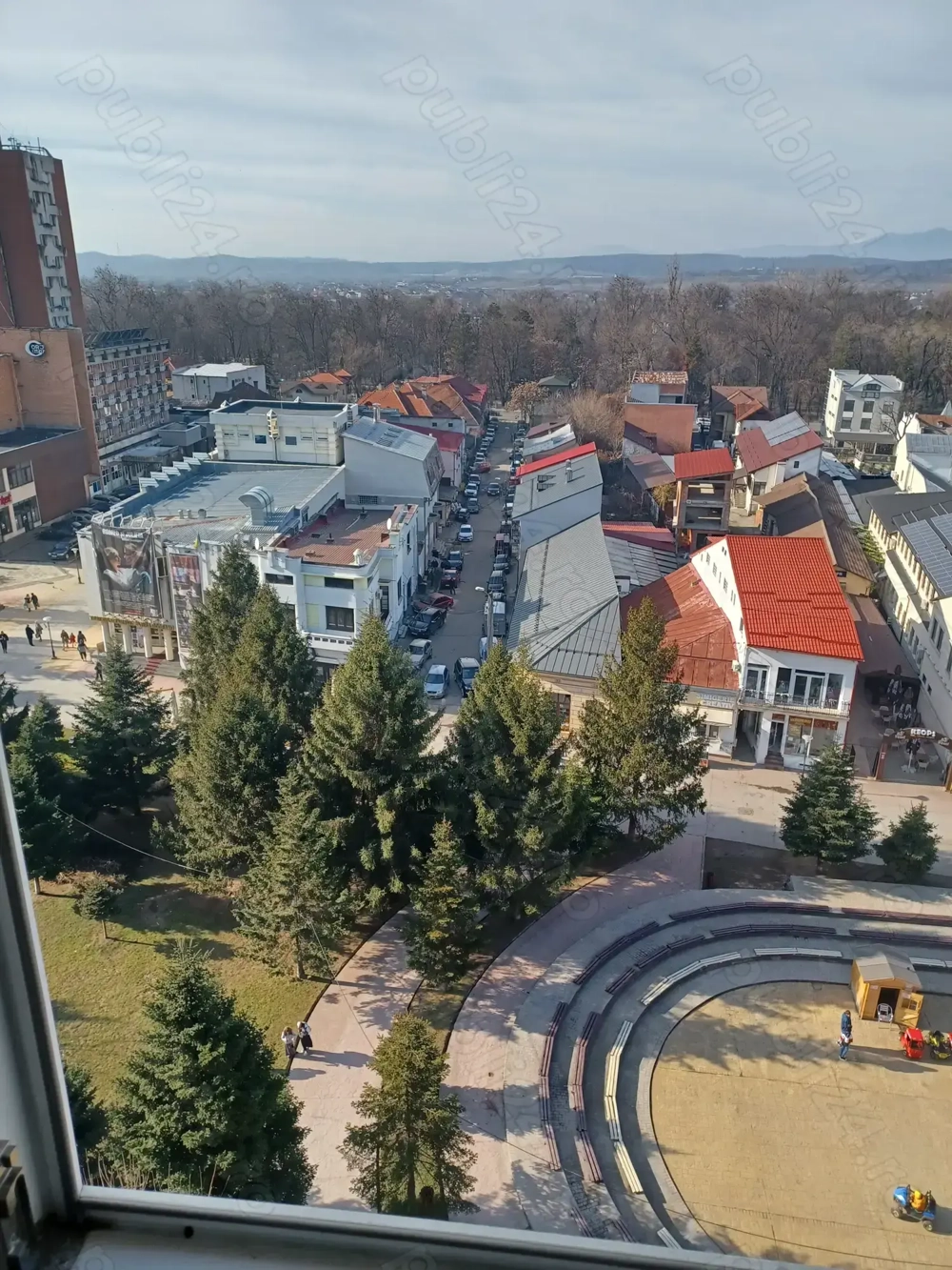 Vand apartament Targu-Jiu cu 3 camere, ultracentral!