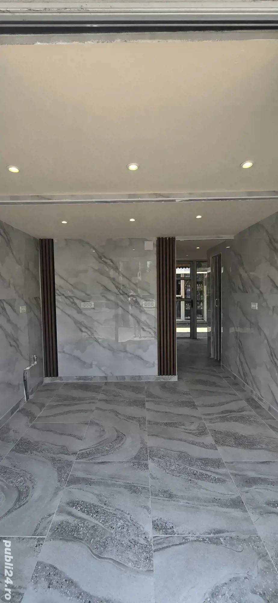 Vand spatiu comercial central Ploiesti