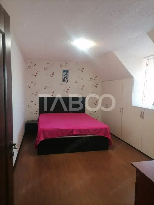 Apartament 3 camere decomandat cu balcon de inchiriat