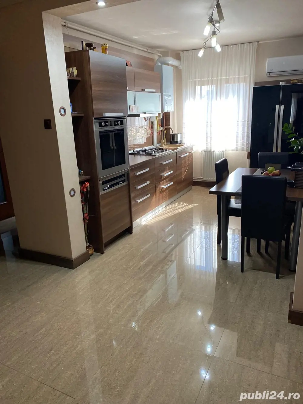 Apartement 3 camere ultracentral