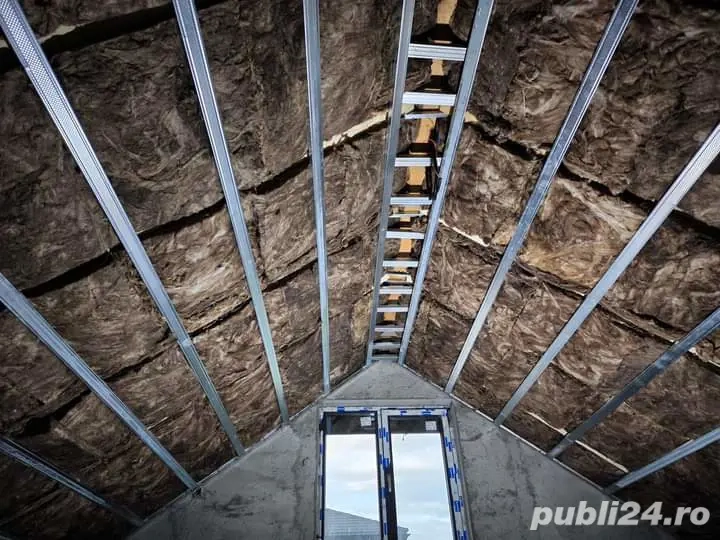 Executam Amenajări interioare. 