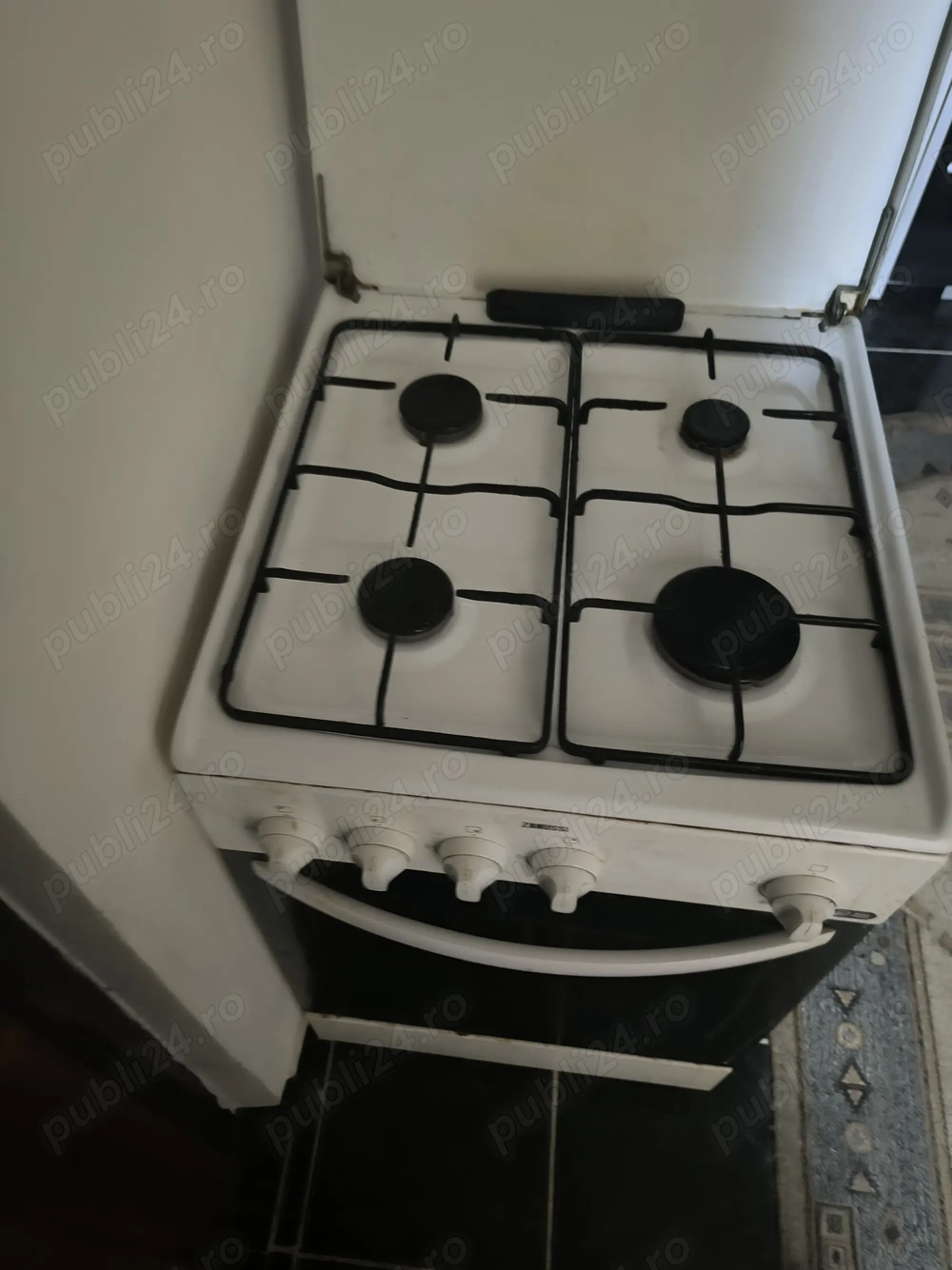Vând aragaz cu 4 ochiuri