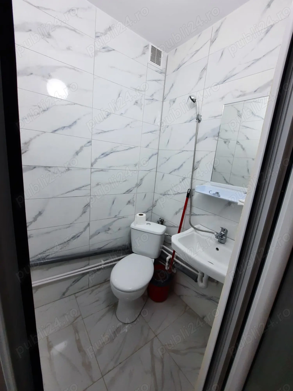 Închiriez garsoniera, complex studentesc