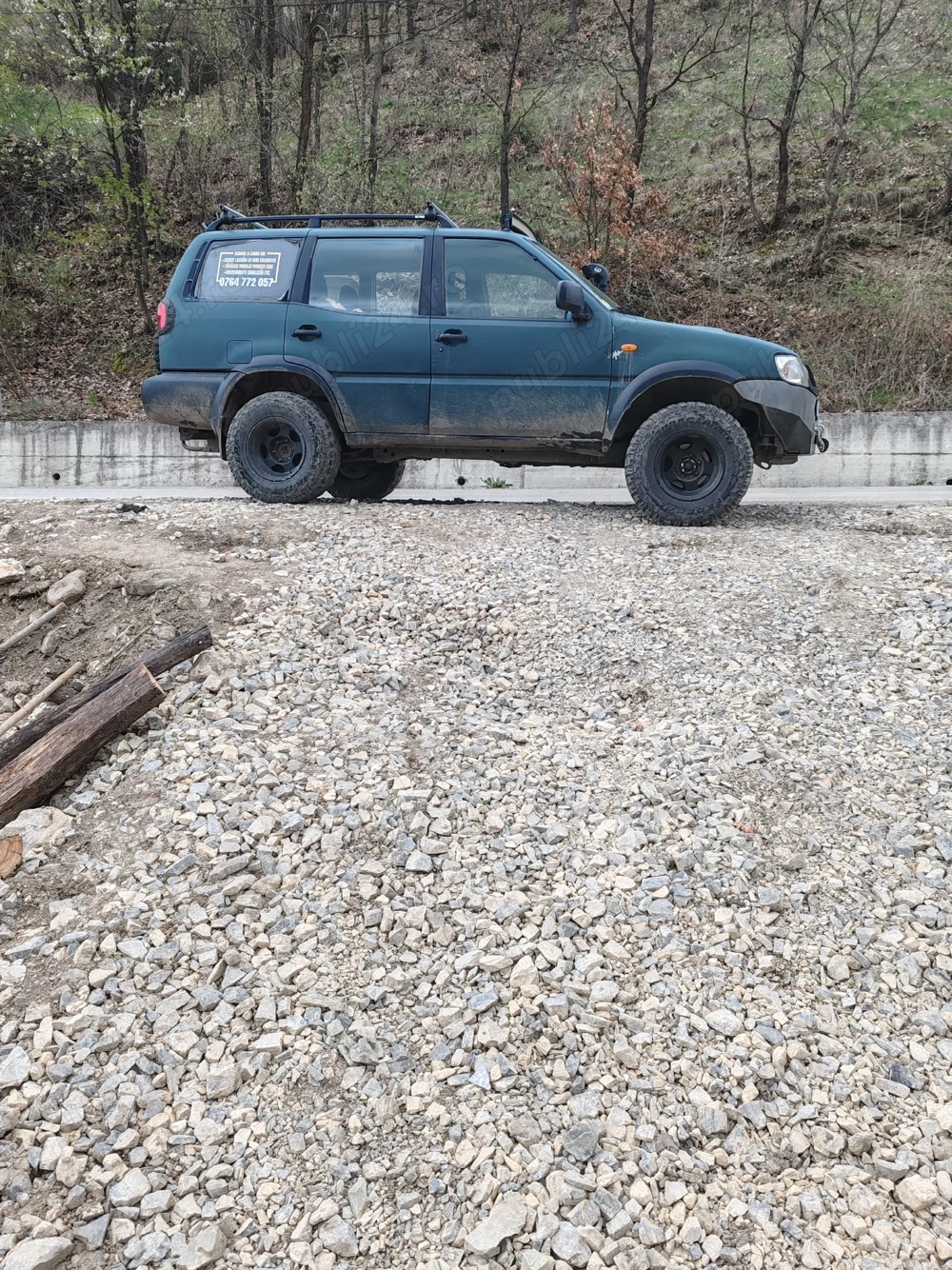 Nisan terano Of Road