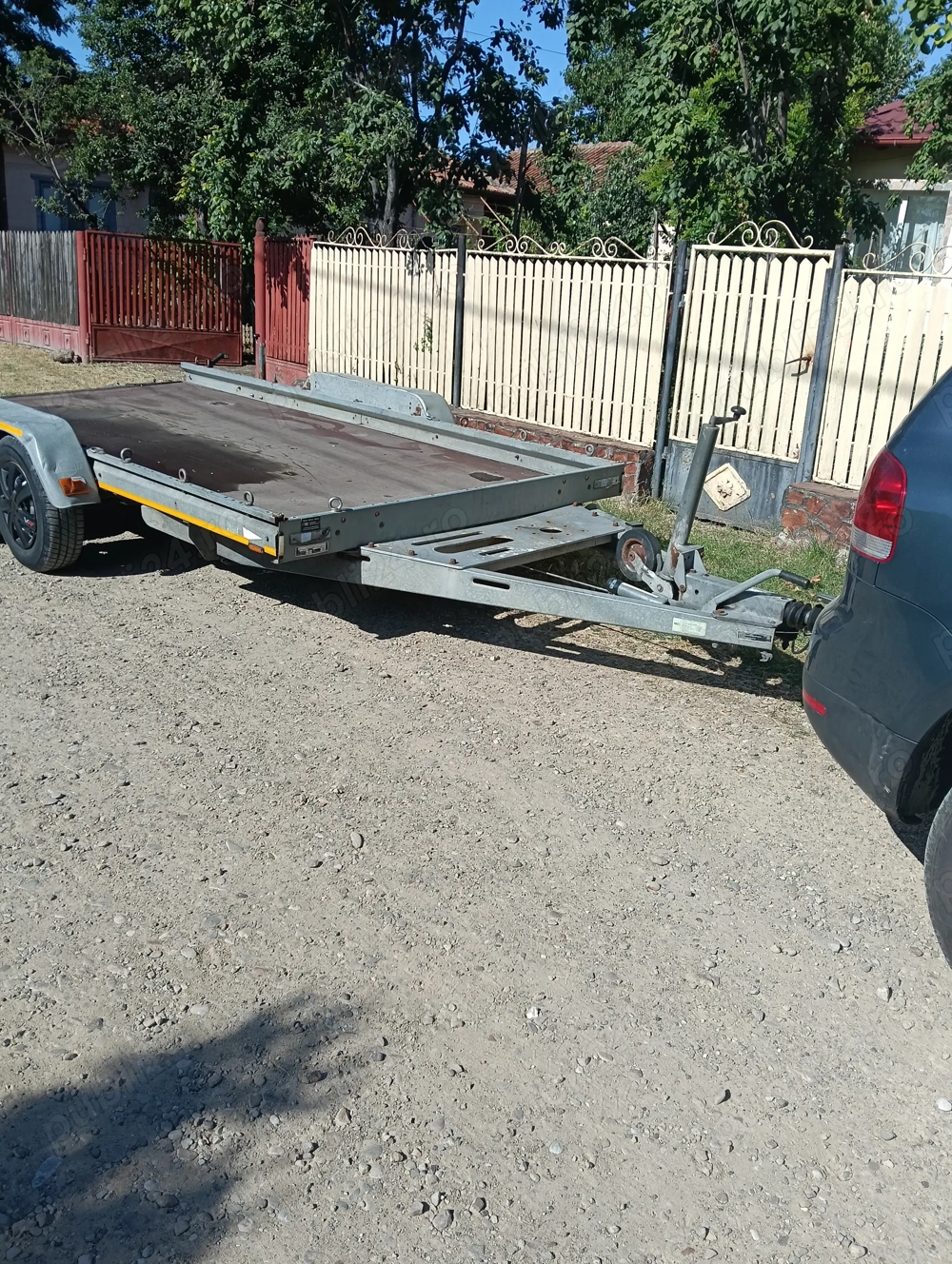 Vând platforma 4 m cu 2 m lațime