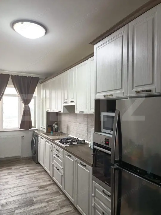 Apartament 3 camere, parcare, panorama superba, zona Burdujeni