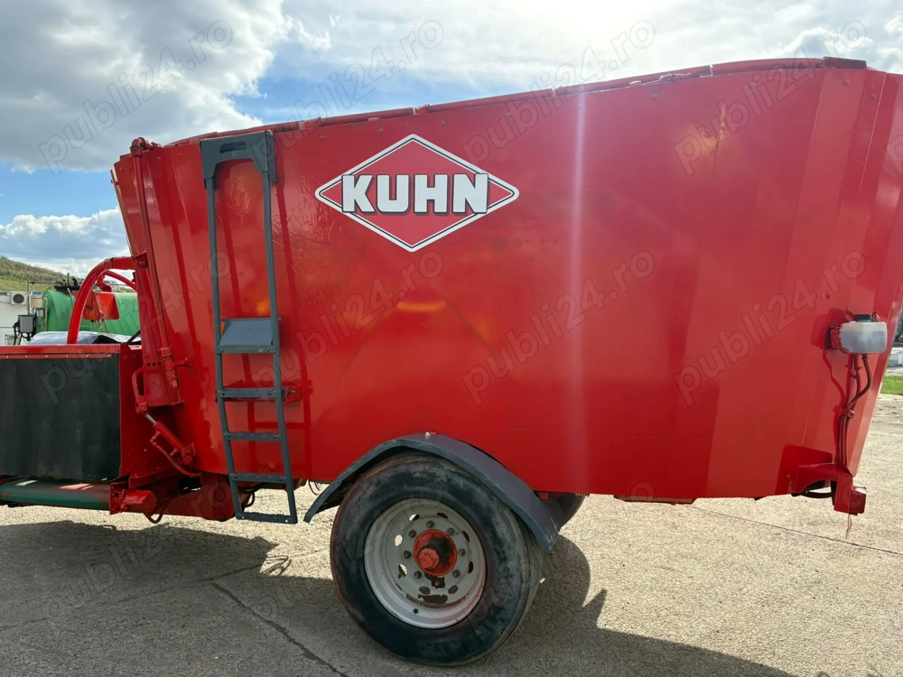 Remorca furajare Kuhn Profile 1480