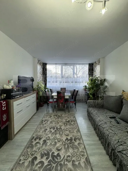 Apartament 2 camere, 45mp, etaj 1, geam la baie, zona Mănăștur