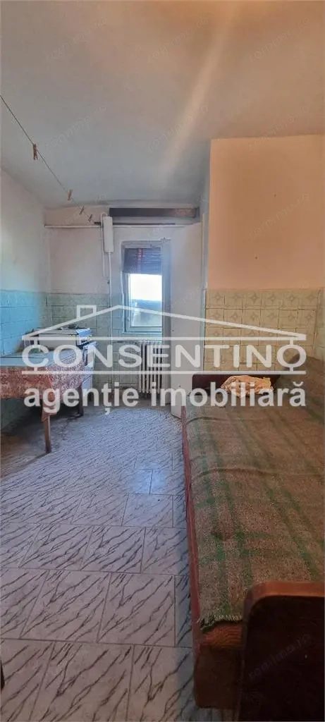 Se vinde imobil cu 3 camere , Brosteni, decomandat