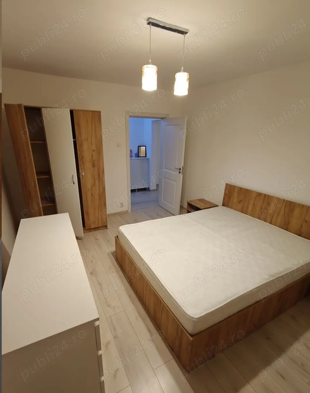 3 Camere Podu Ros - Liceul Emil Racovita 