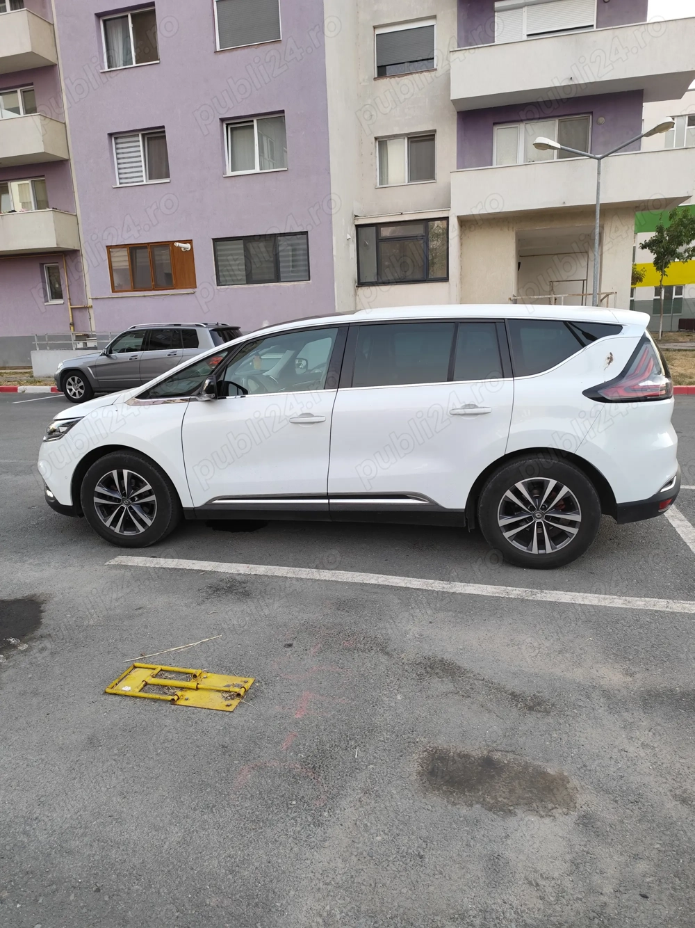 Vând Renault espace 7 locuri  2017 luna 12