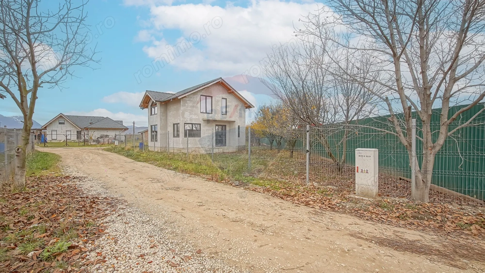 Vedere de Vis: Munți/Cetate | Impune-ți stilul acasă | 150mp la gri