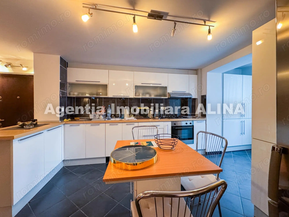 Ap. 3 camere (transformat din Ap. 4 camere) in Deva, zona Balcescu, SU 115 mp, SC 134 mp, etaj 1.