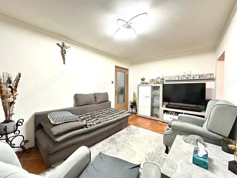 Apartament 4 camere, 64 mp utili, etajul 3 - zona Dacia 