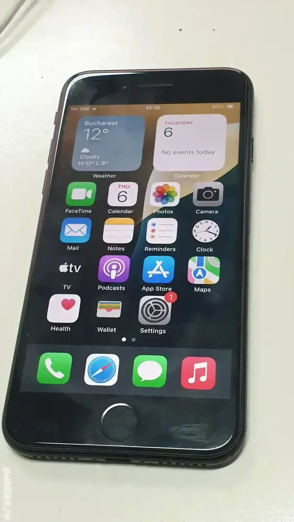 iPhone SE (generația a 2-a) -64GB, Negru