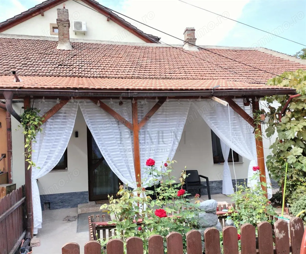 MEHALA - CURTE COMUNA - 3 CAMERE - CENTRALA PROPRIE - TERASA - IZOLATIE EXTERIOARA