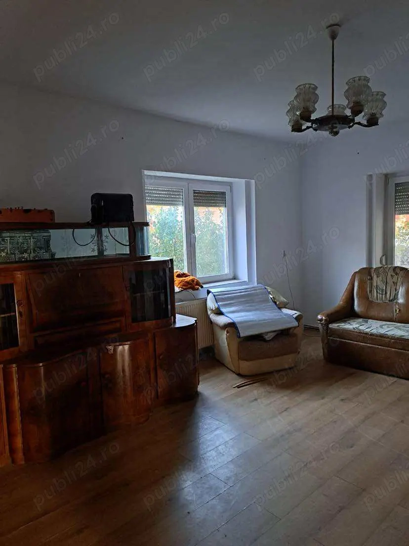 Casa de vanzare cu 3 camere , pe un nivel , Strada Muncitorilor ,143.000 EURO negociabil