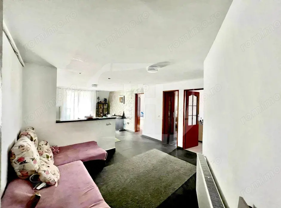 Apartament cu 3 camere, zona Nicolae Titulescu