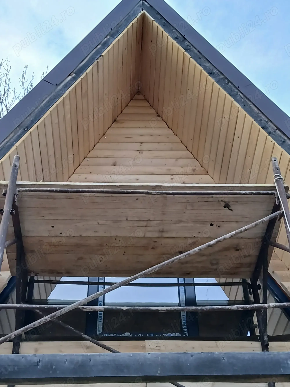 Echipa Montaj Lambriu si sau lemn semirotund