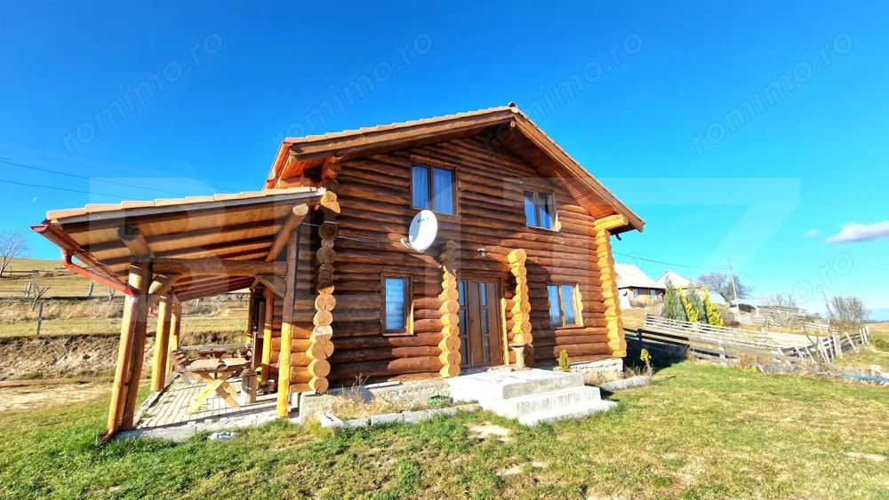 ️ Cabana din lemn rotund, 140 mp utili, 1000mp teren – zonă turistică Mărișel