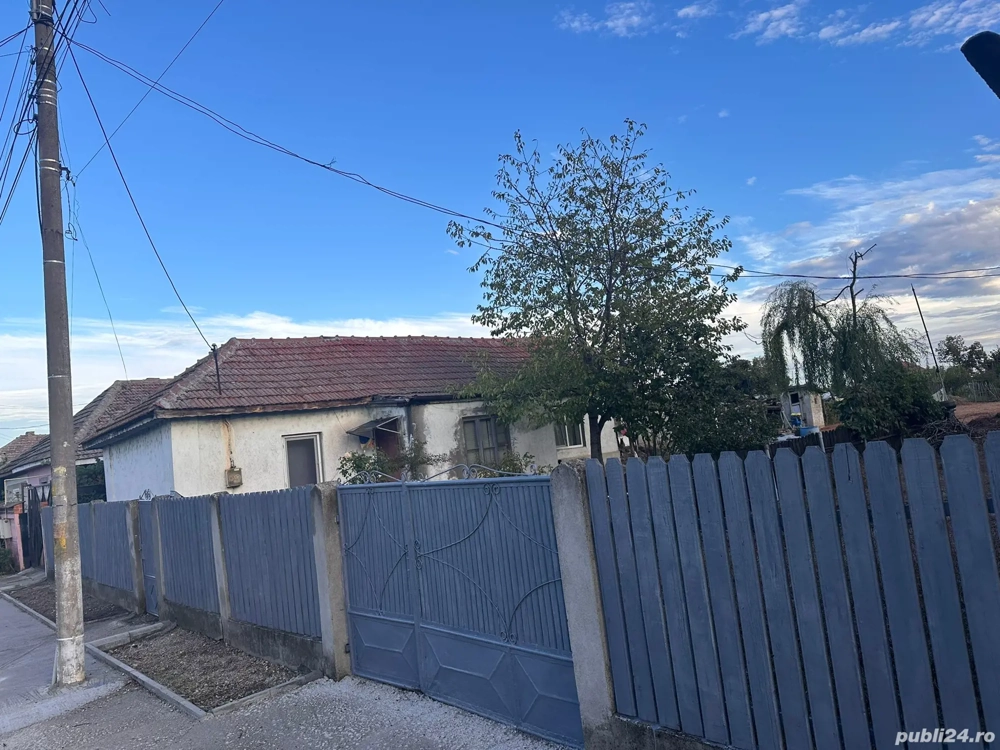teren+casa de vanzare