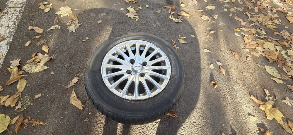 Set 4 jante aliaj Torque + cauciucuri Riken 165/70 R13