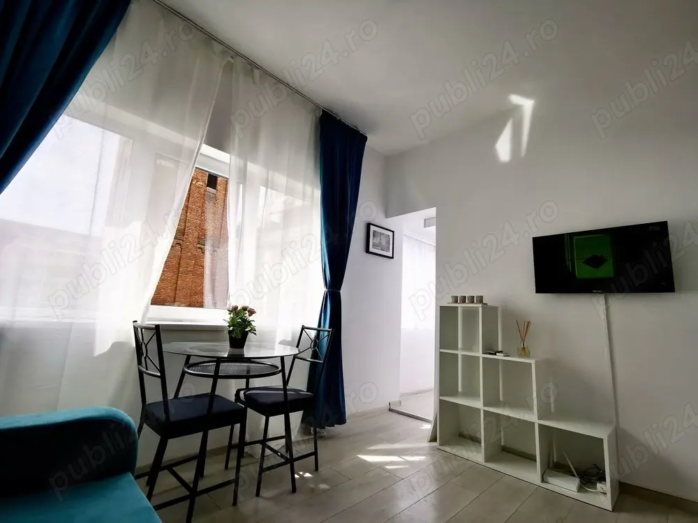 Închiriere garsonieră Piața Universității 