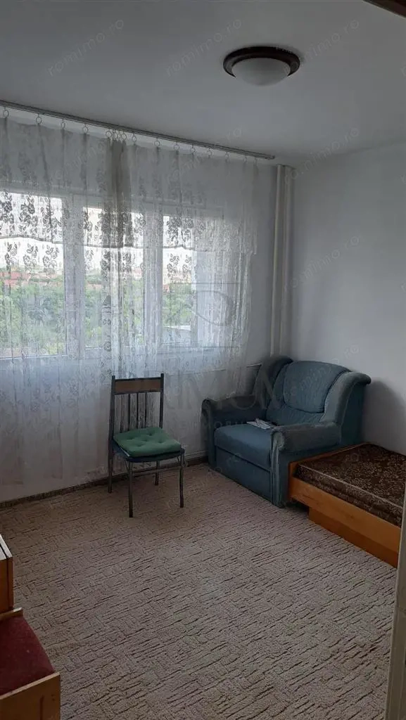 TURIST - 3 CAM - BLOC ANVELOPAT - LIFT - DECOMANDAT - ETAJ INTERMEDIAR