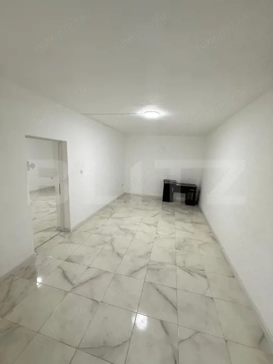 Spatiu comercial, 61 mp, oras Rovinari 