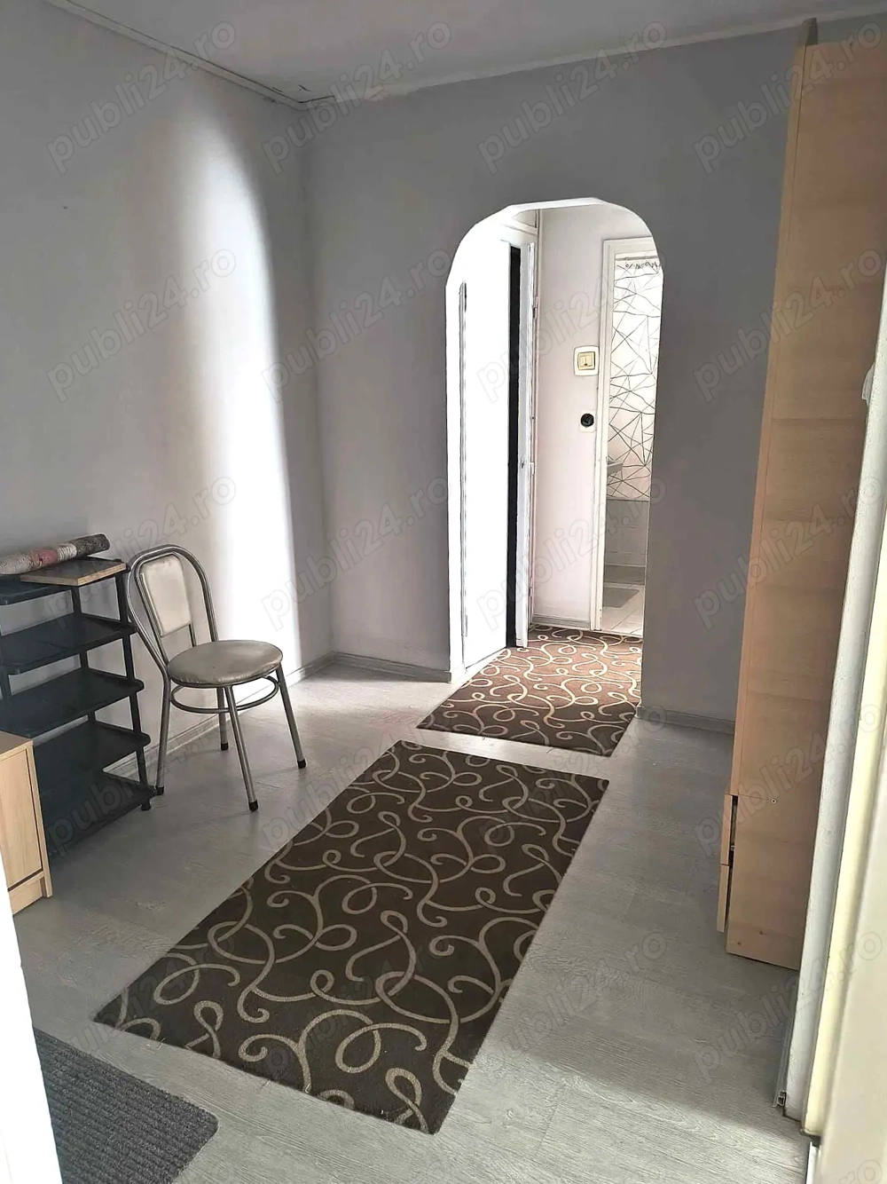 Apartament spațios, 2 camere decomandate, etaj 4, zona Piața Centrală   Galați