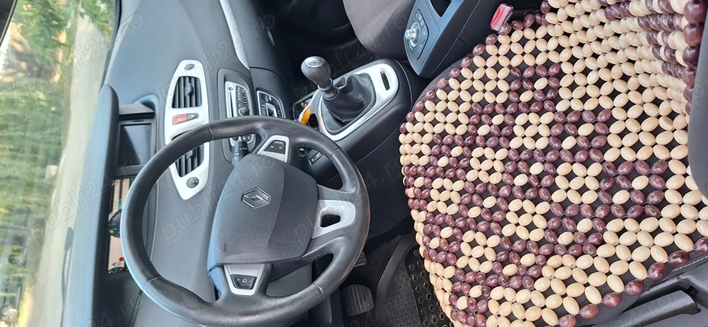 Vând Renault scenic III, an 2011