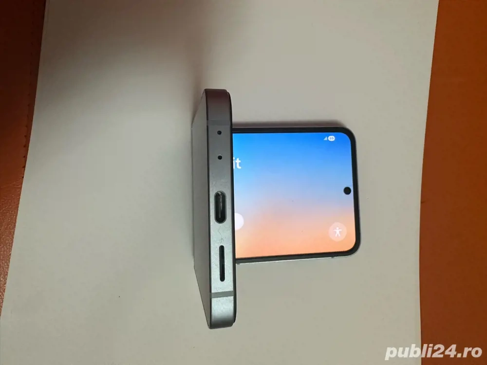 Samsung z flip 6 , nefolosit