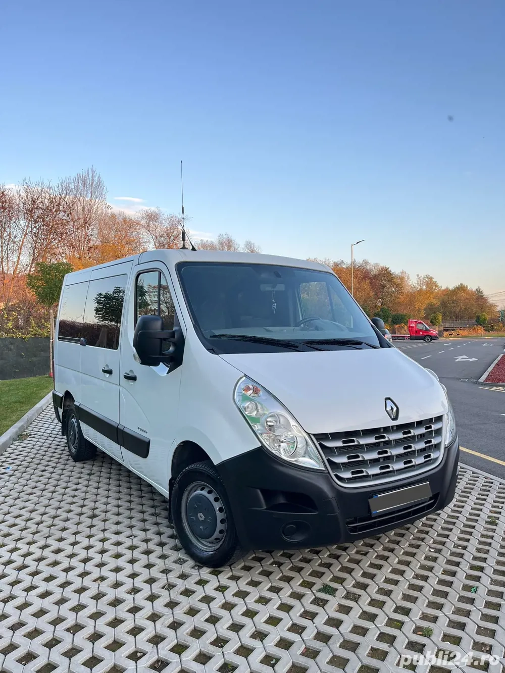 Renault Master 2.3 DCI 8+1 persoane