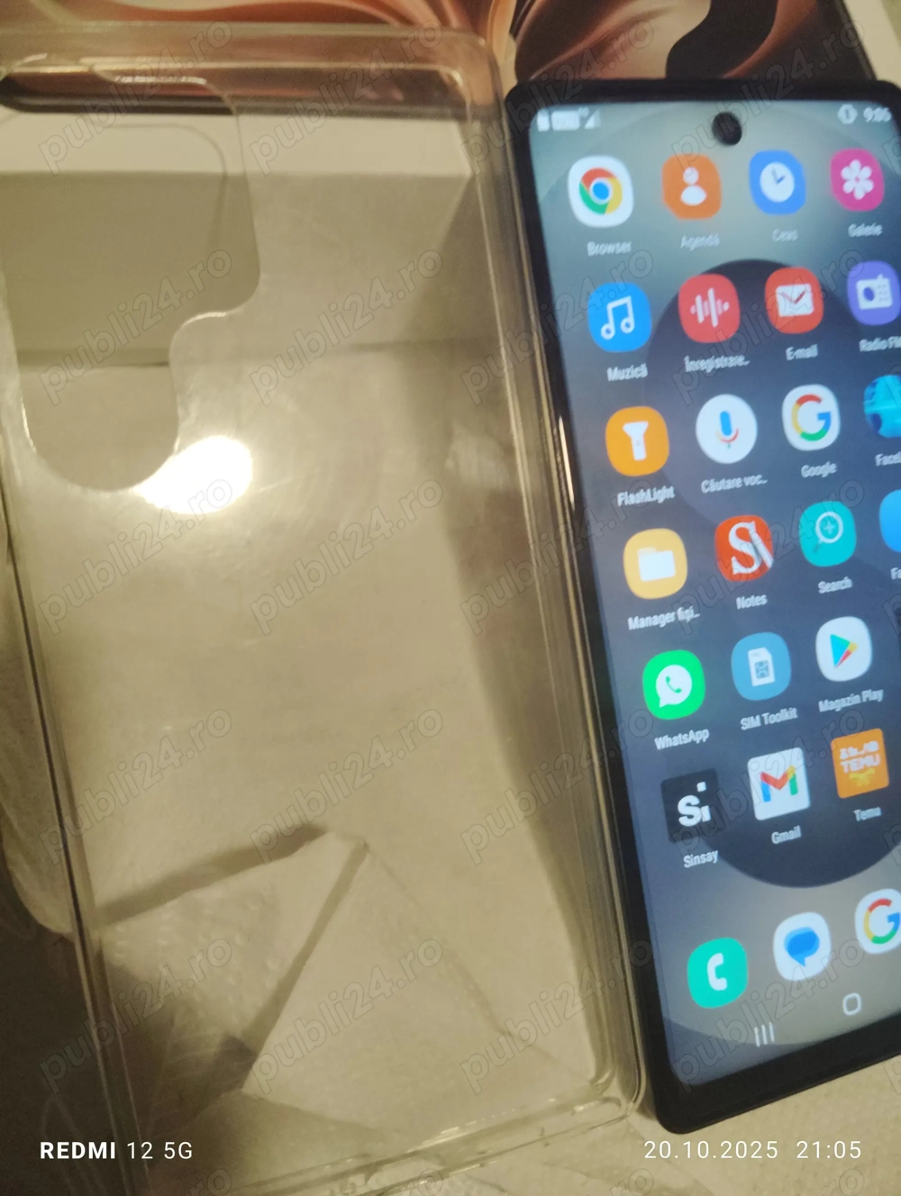 Smartphone nou în cutie