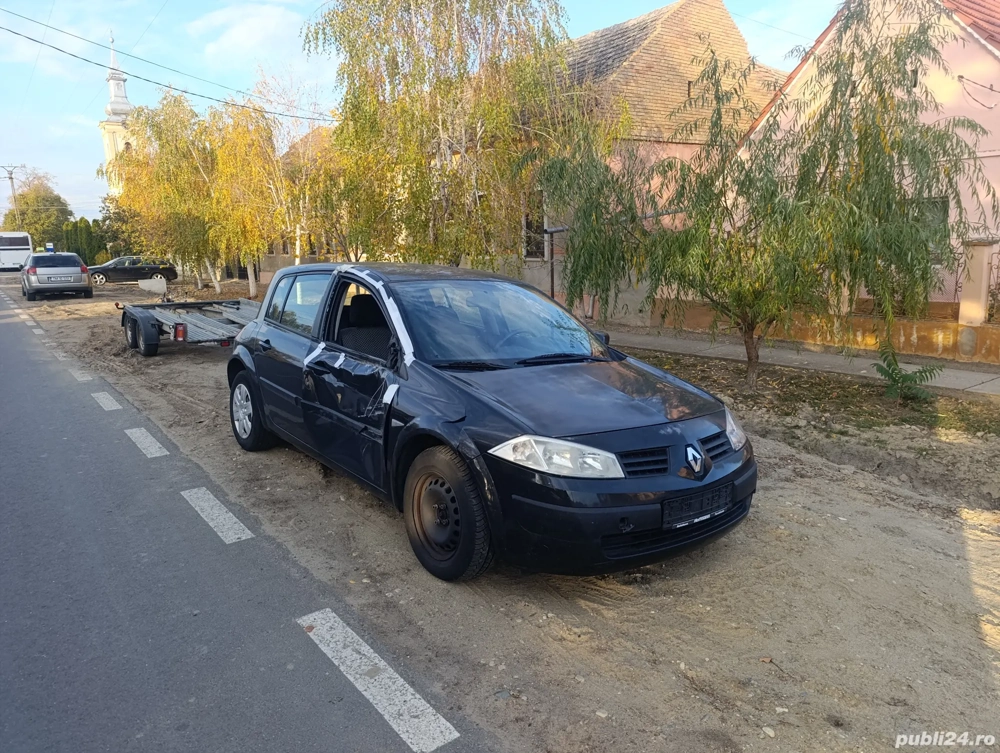 Dezmembrez Megane 2 1.6 16V