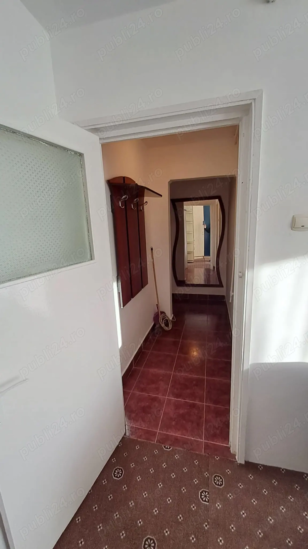 Vand garsonieră Dărmănești zona Troita,cu preluare chiriaș,o zona foarte liniștită.