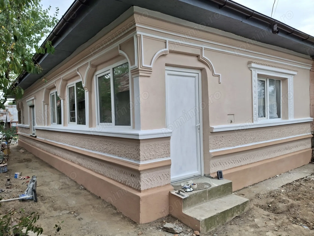 Casa de vanzare in comuna potlogi 