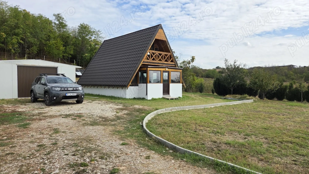 Vand casa cu teren 2500mp