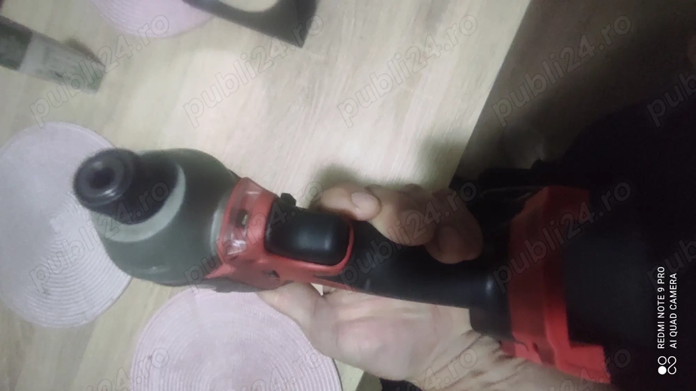 Bormașină de înșurubat cu ciocan 