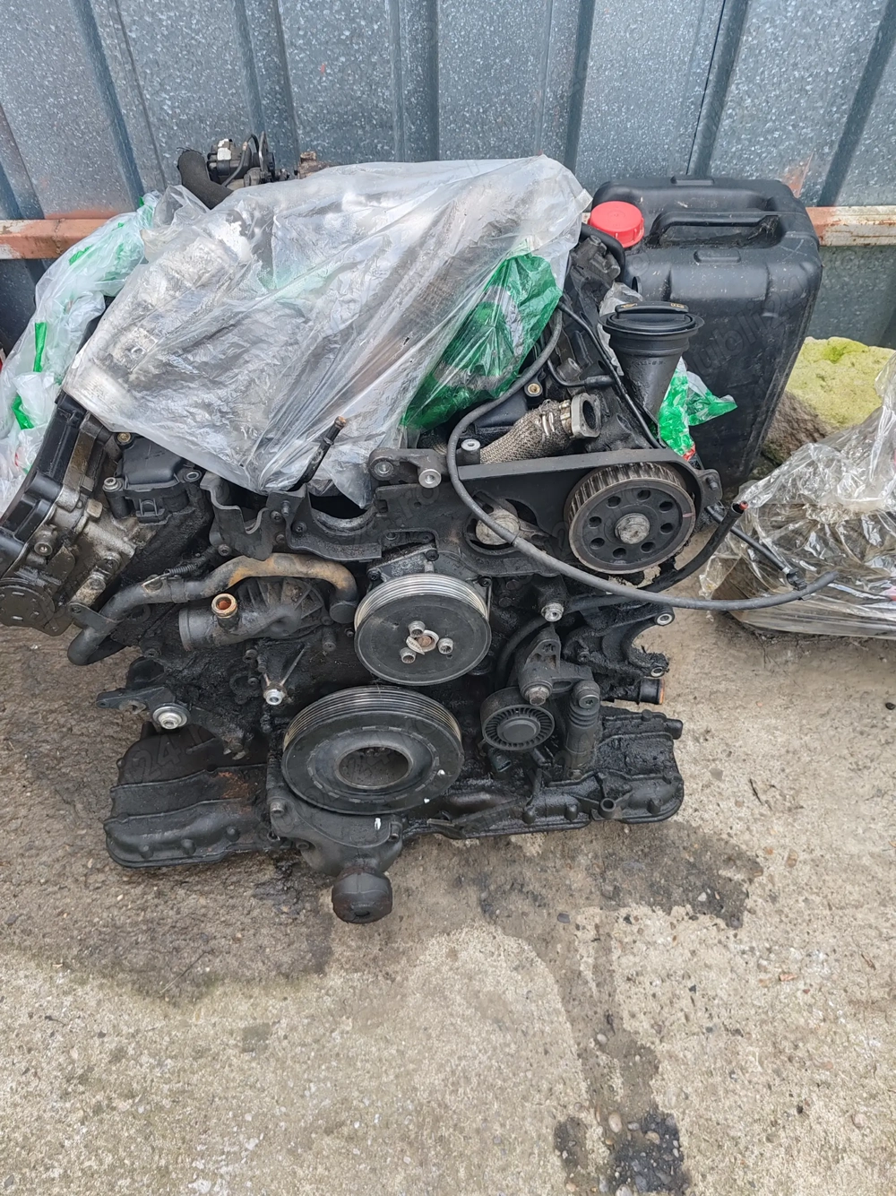 Dezmembrez motor audi A6 c6 2011 3.0 tdi