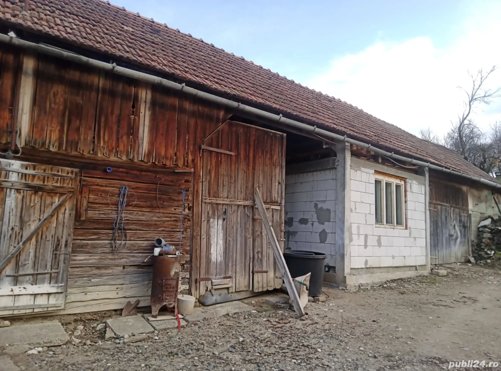 Teren de vanzare cu anexa 110m 