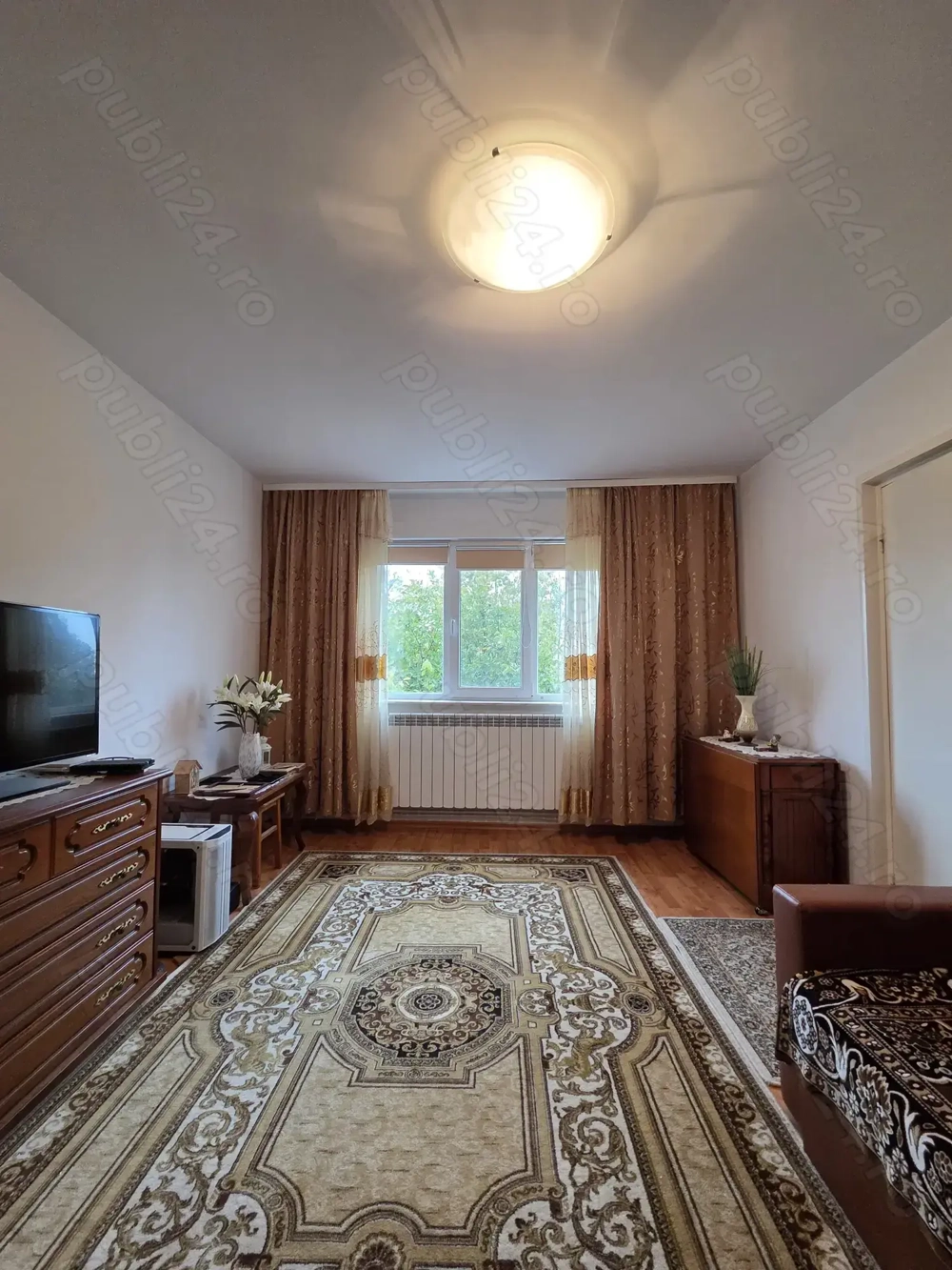 Vand apartament 3 camere, semidecomandat, zona Casa de Cultura, Constanta