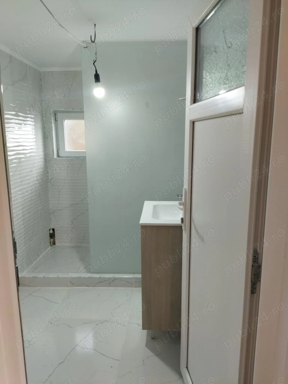 Faiantar, gresier, rigipsar, zugrav, amenajari interioare