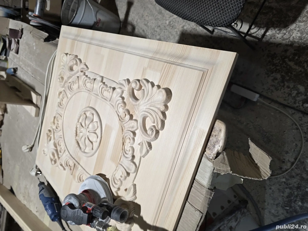 Angajez personal pentru slefuit manual scluptura lemn si tamplarie.