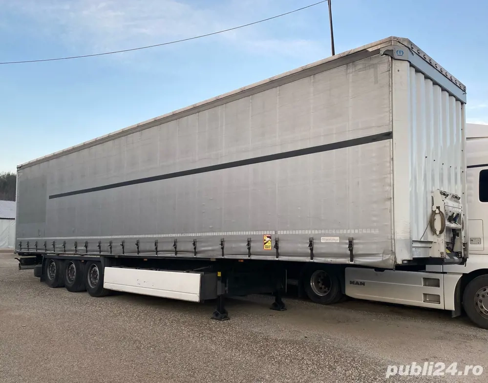 Semiremorcă cu prelată Krone